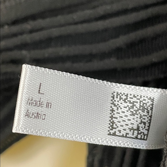 Wolford Black Textured Leggings - Picture 7 of 8